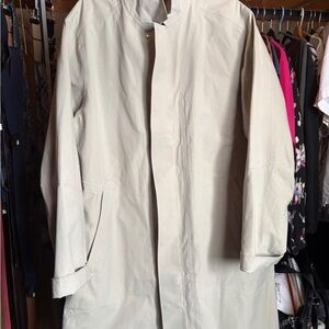 lululemon athletica women's Light grey/green Raincoat